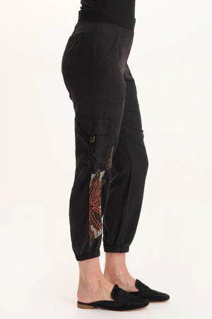Embroidered Darri Jogger - Black