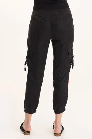 Embroidered Darri Jogger - Black