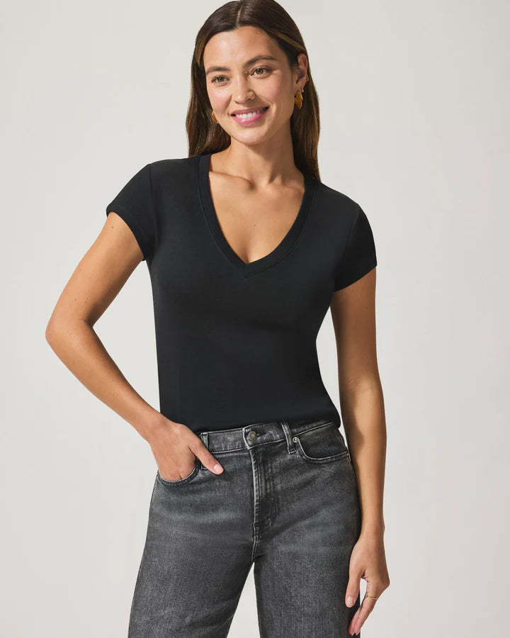 Faye V-Neck - Black