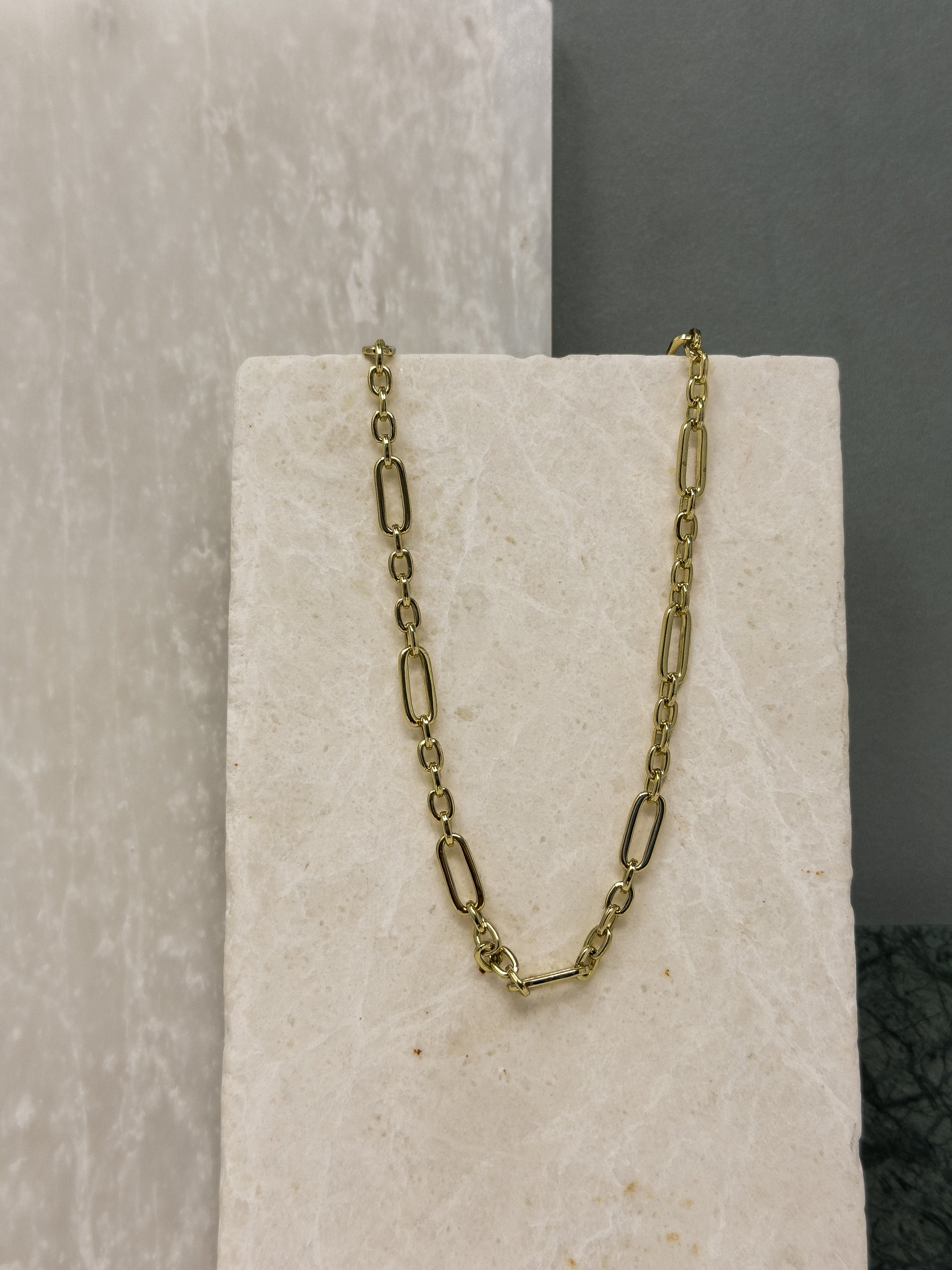 Figgy 18" Medium Mix Link Chain