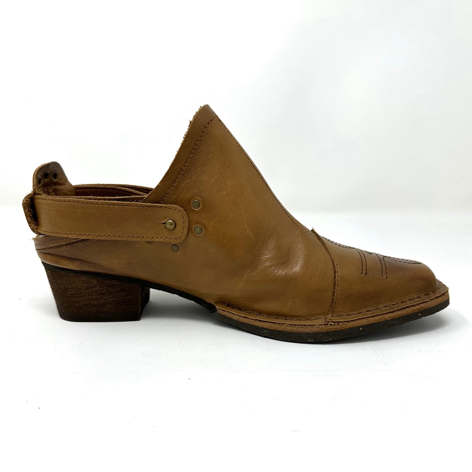 Nubs Western Mule - Camel